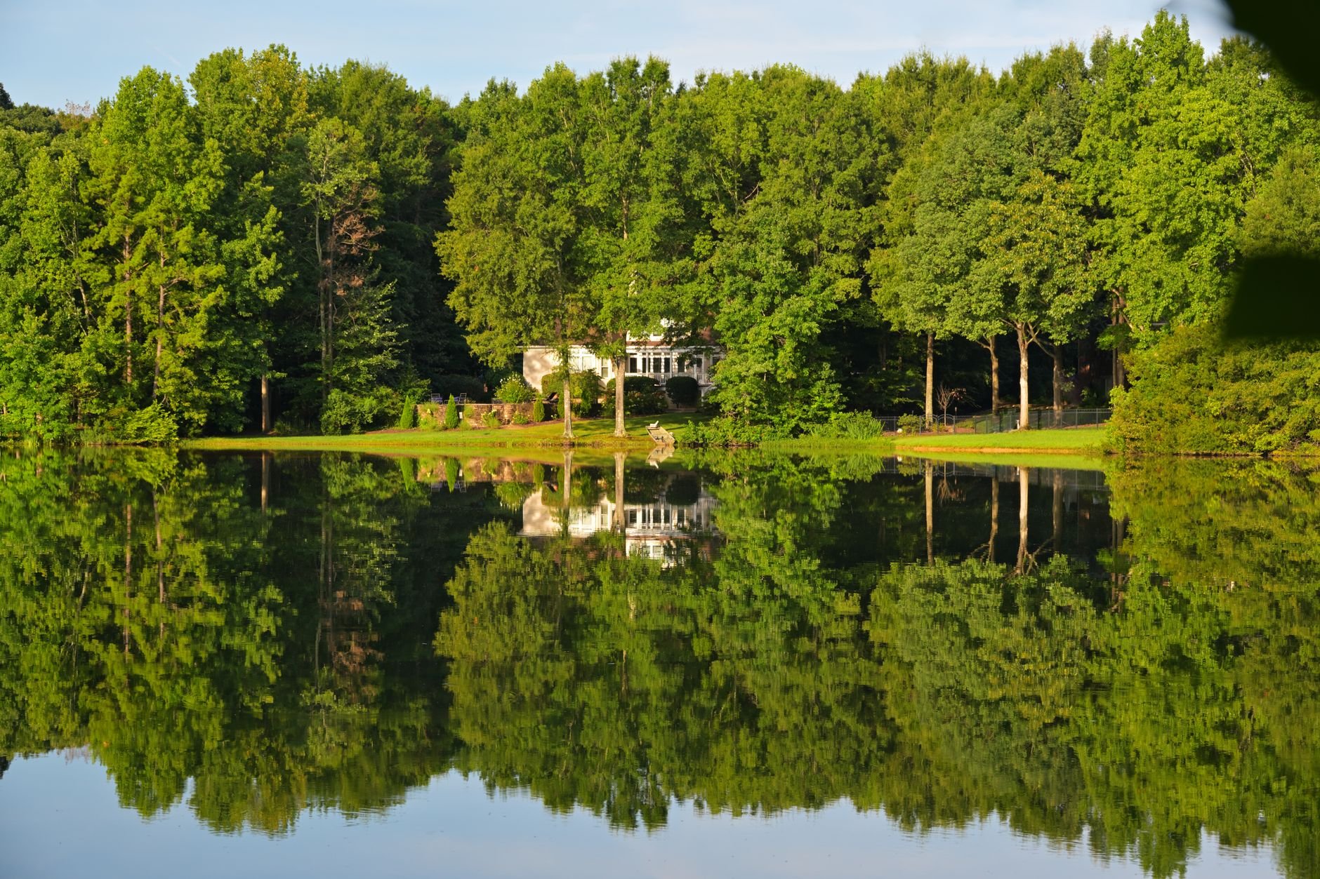 Lakefront luxury homes in Lake Oswego, Oregon.